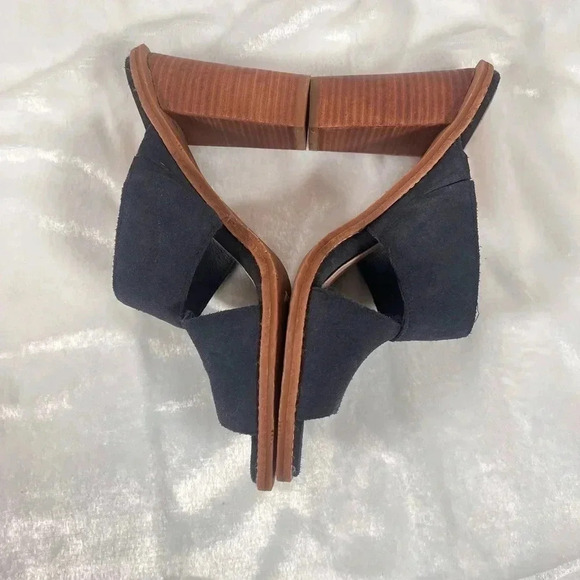 UGG Australia Celia Suede Peep Criss Cross Peep Toe Sandal Size 10 (US) - Picture 7 of 8